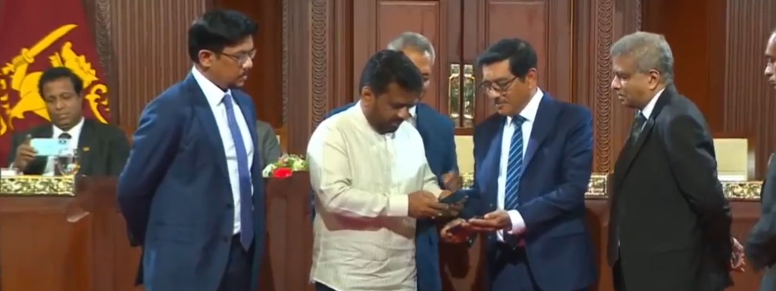 Sri Lanka Pushes Cash‑Lite Economy With LankaQR